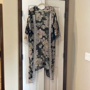 Polyester kimono by Band of Gypsies